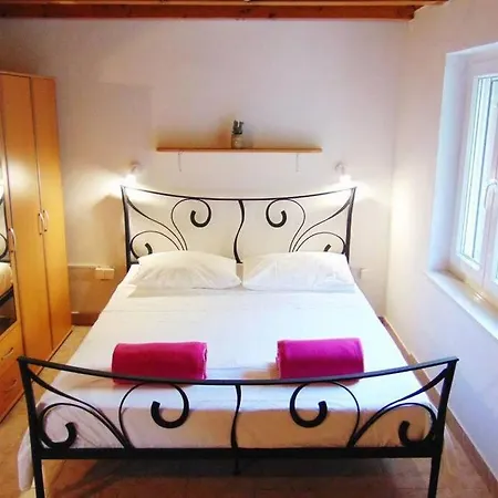 Frano 2+1 Holiday home *