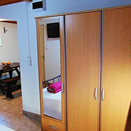 Holiday home Frano 2+1 *